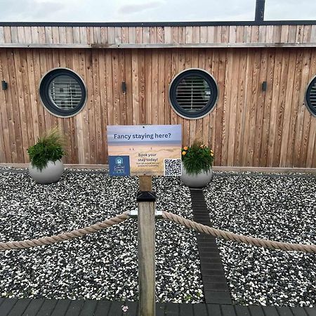 Humberston Boathouse Lodge & Hot Tub - Cleethorpes Beach Cabin Chalet Экстерьер фото