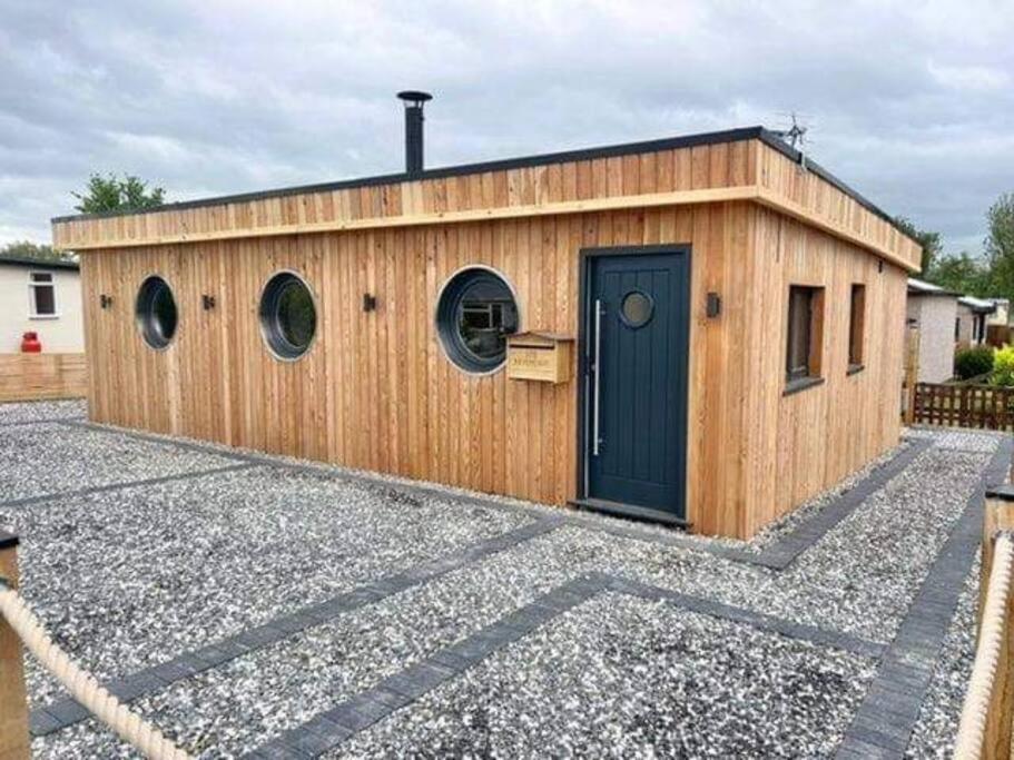 Humberston Boathouse Lodge & Hot Tub - Cleethorpes Beach Cabin Chalet Экстерьер фото