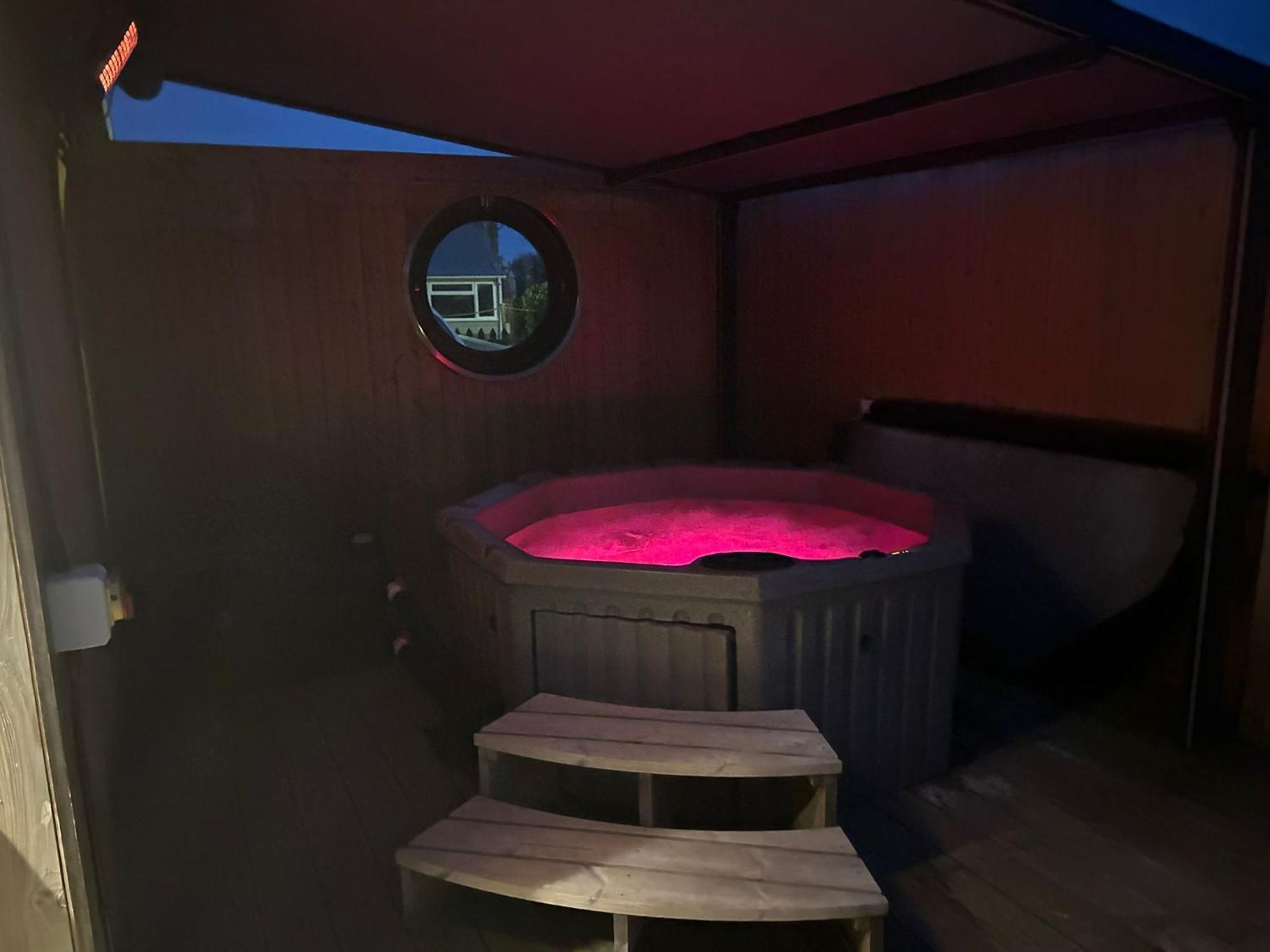 Humberston Boathouse Lodge & Hot Tub - Cleethorpes Beach Cabin Chalet Экстерьер фото